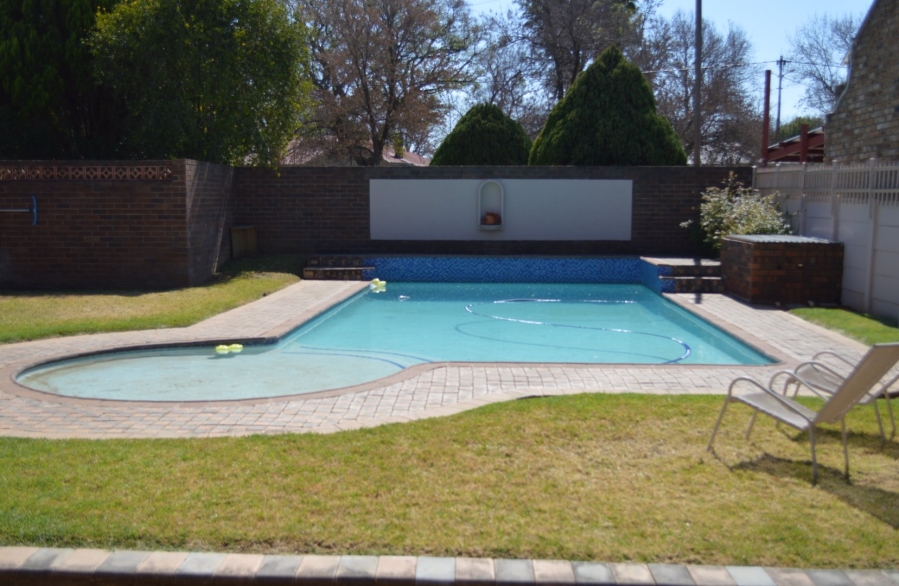 5 Bedroom Property for Sale in Wilkoppies North West